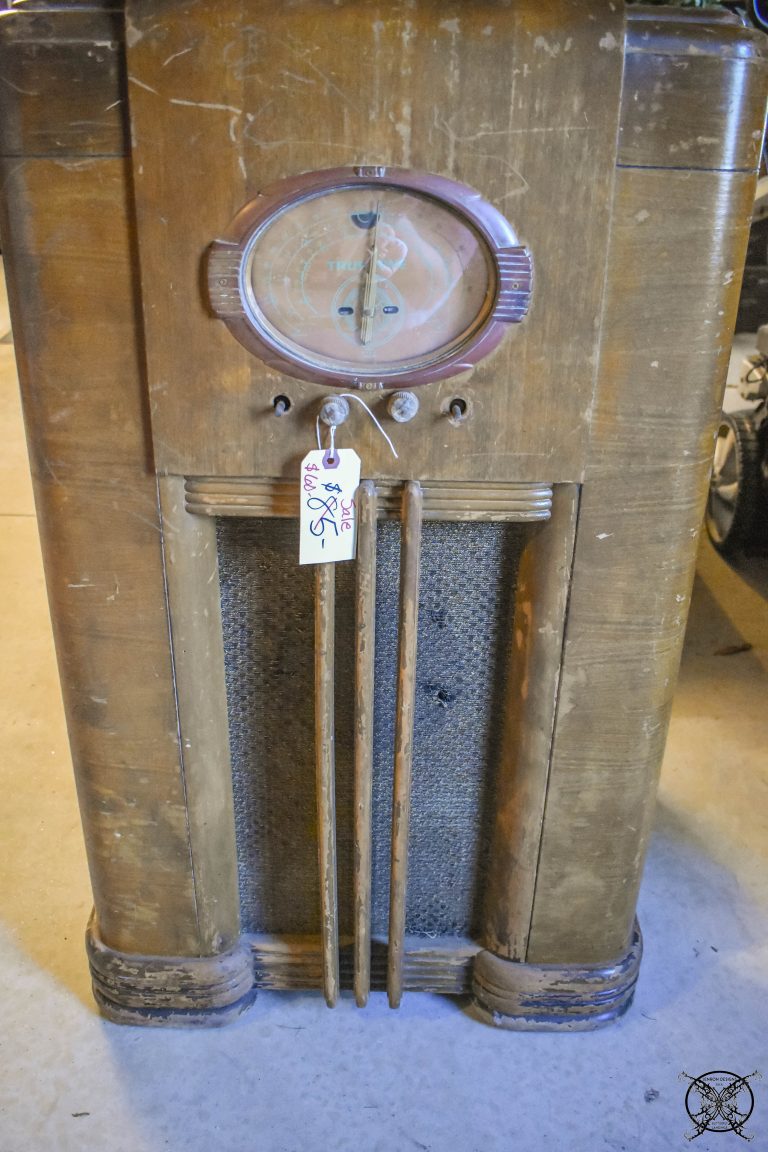 Refinishing a Vintage Radio with Modern Technology JENRON DESIGNS